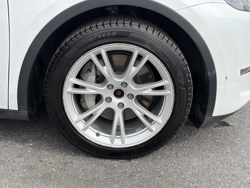 2022 Tesla Model Y Long Range - Photo 8 - Temple Hills, MD 20748