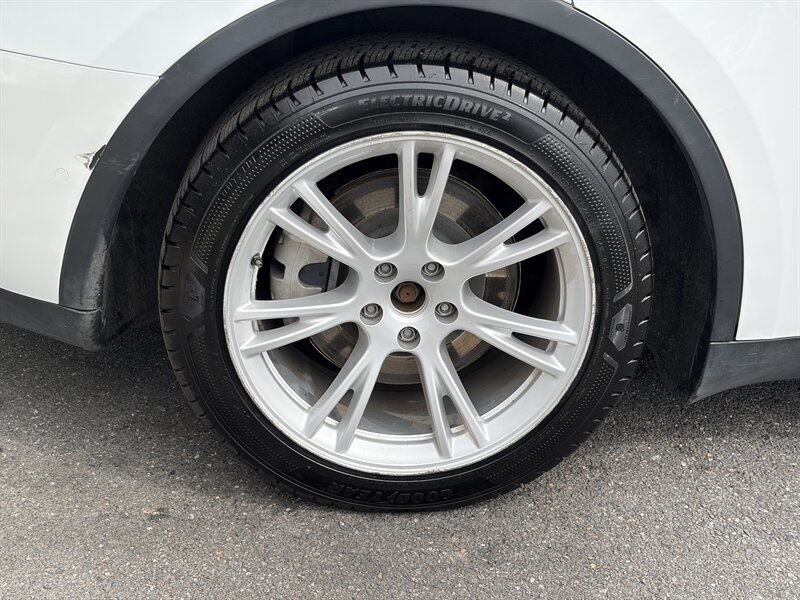 2022 Tesla Model Y Long Range - Photo 10 - Temple Hills, MD 20748