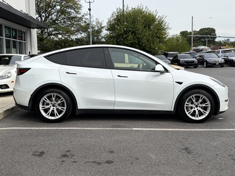 2022 Tesla Model Y Long Range - Photo 5 - Temple Hills, MD 20748