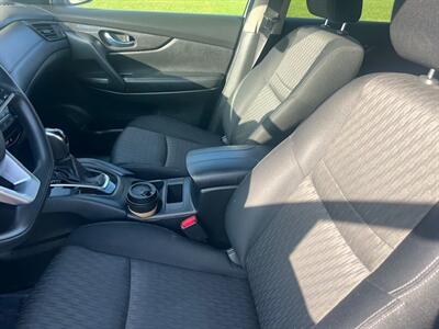 2017 Nissan Rogue S   - Photo 6 - Santa Ana, CA 92707