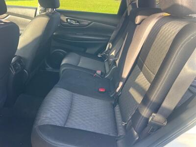 2017 Nissan Rogue S   - Photo 4 - Santa Ana, CA 92707