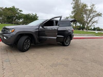 2019 Jeep Grand Cherokee Limited   - Photo 4 - Santa Ana, CA 92707