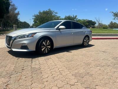 2021 Nissan Altima 2.5 SV   - Photo 2 - Santa Ana, CA 92707