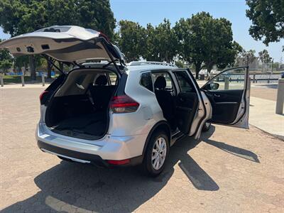 2018 Nissan Rogue SV   - Photo 7 - Santa Ana, CA 92707