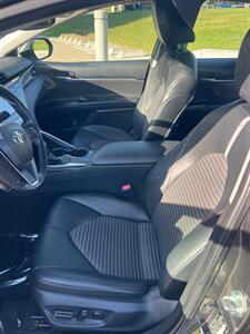 2020 Toyota Camry SE   - Photo 8 - Santa Ana, CA 92707