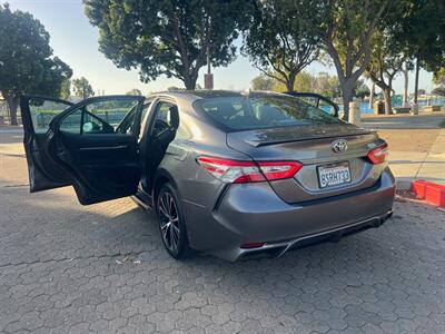 2020 Toyota Camry SE   - Photo 5 - Santa Ana, CA 92707