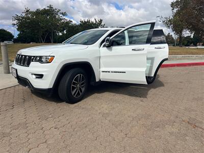 2018 Jeep Grand Cherokee Limited   - Photo 2 - Santa Ana, CA 92707