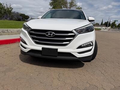 2018 Hyundai TUCSON SEL   - Photo 2 - Santa Ana, CA 92707
