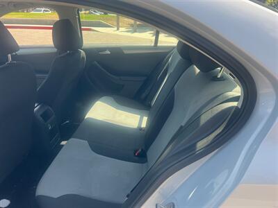 2018 Volkswagen Jetta 1.4T S   - Photo 10 - Santa Ana, CA 92707