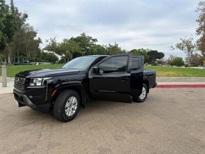 2022 Nissan Frontier SV - Photo 3 - Santa Ana, CA 92707