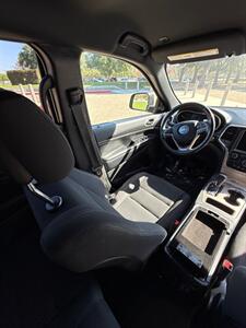 2017 Jeep Grand Cherokee Laredo 75th Anniversary   - Photo 4 - Santa Ana, CA 92707