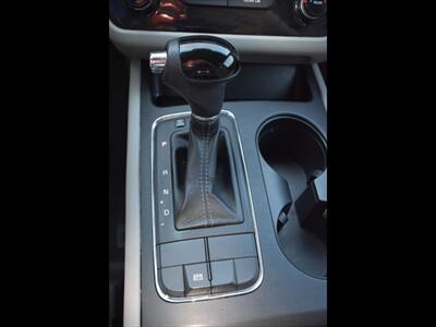 2017 Kia Sedona LX   - Photo 13 - Mesa, AZ 85201