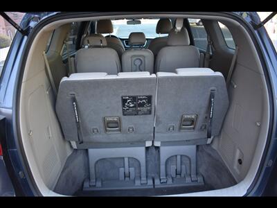 2017 Kia Sedona LX   - Photo 26 - Mesa, AZ 85201