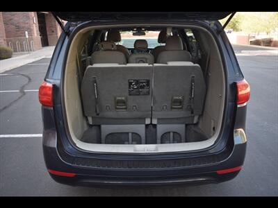 2017 Kia Sedona LX   - Photo 25 - Mesa, AZ 85201
