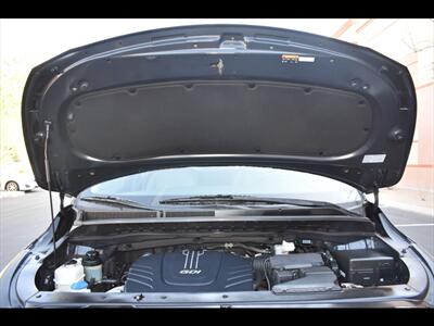 2017 Kia Sedona LX   - Photo 43 - Mesa, AZ 85201