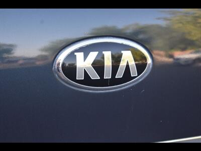 2017 Kia Sedona LX   - Photo 50 - Mesa, AZ 85201