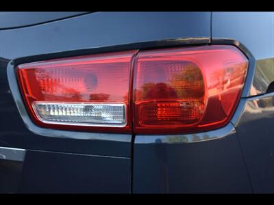2017 Kia Sedona LX   - Photo 51 - Mesa, AZ 85201