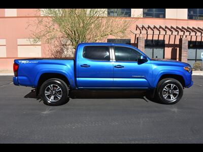 2017 Toyota Tacoma SR5 V6 Truck