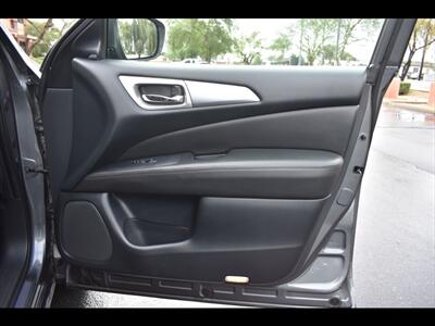 2019 Nissan Pathfinder SL - Photo 40 - Mesa, AZ 85201