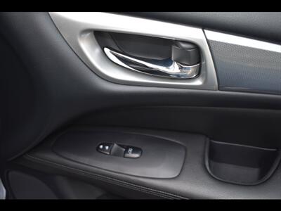 2019 Nissan Pathfinder SL - Photo 42 - Mesa, AZ 85201