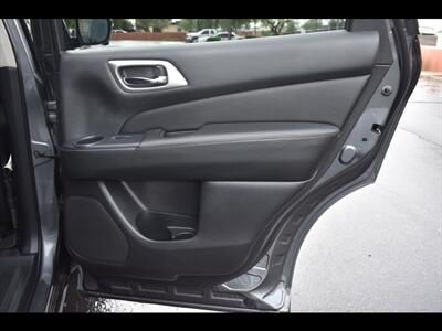 2019 Nissan Pathfinder SL - Photo 32 - Mesa, AZ 85201