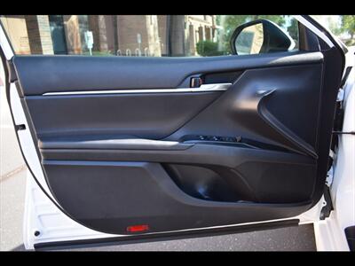 2020 Toyota Camry SE   - Photo 17 - Mesa, AZ 85201