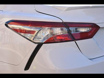 2020 Toyota Camry SE   - Photo 44 - Mesa, AZ 85201