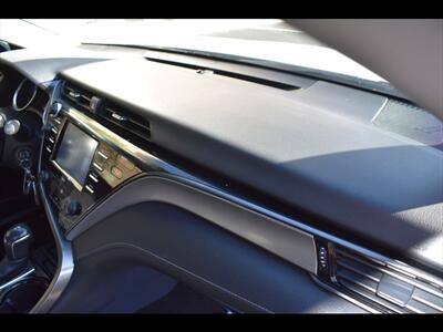 2020 Toyota Camry SE   - Photo 33 - Mesa, AZ 85201