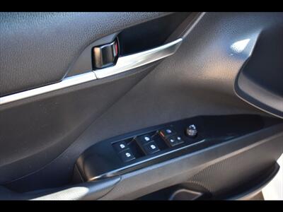 2020 Toyota Camry SE   - Photo 18 - Mesa, AZ 85201