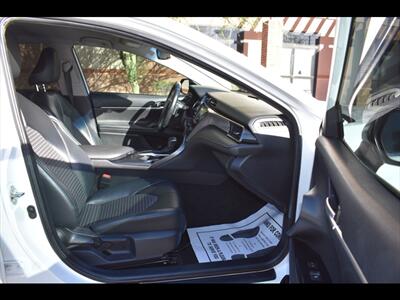 2020 Toyota Camry SE   - Photo 30 - Mesa, AZ 85201