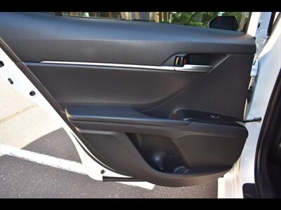 2020 Toyota Camry SE   - Photo 21 - Mesa, AZ 85201