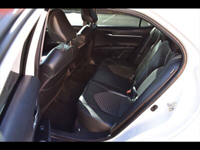 2020 Toyota Camry SE   - Photo 19 - Mesa, AZ 85201