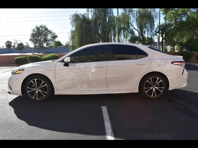 2020 Toyota Camry SE   - Photo 4 - Mesa, AZ 85201