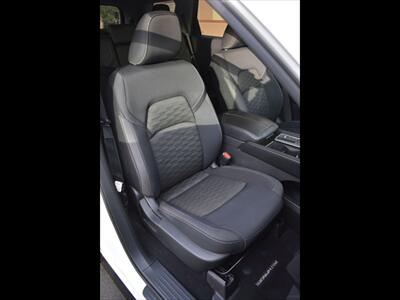 2022 Nissan Pathfinder SV - Photo 37 - Mesa, AZ 85201
