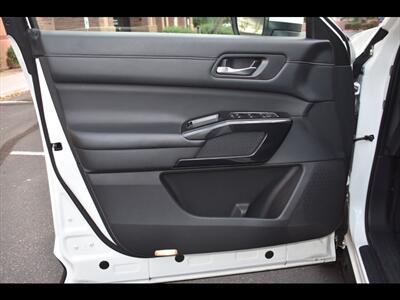 2022 Nissan Pathfinder SV - Photo 17 - Mesa, AZ 85201