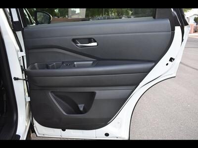 2022 Nissan Pathfinder SV - Photo 29 - Mesa, AZ 85201