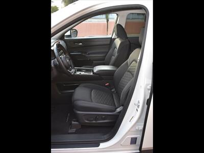 2022 Nissan Pathfinder SV - Photo 15 - Mesa, AZ 85201
