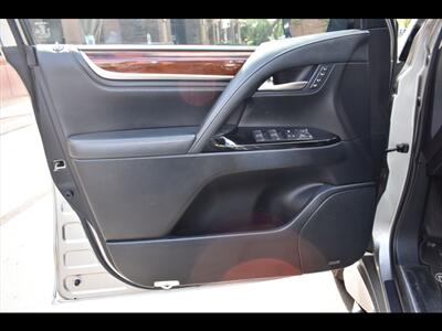 2018 Lexus LX 570 Third-Row   - Photo 19 - Mesa, AZ 85201
