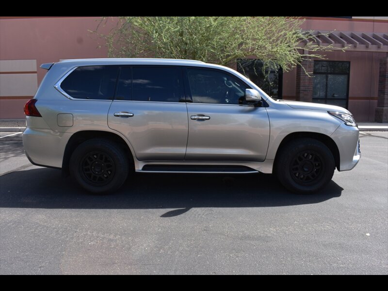 2018 Lexus LX 570 Third-Row   - Photo 1 - Mesa, AZ 85201