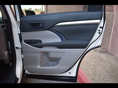 2018 Toyota Highlander LE   - Photo 29 - Mesa, AZ 85201