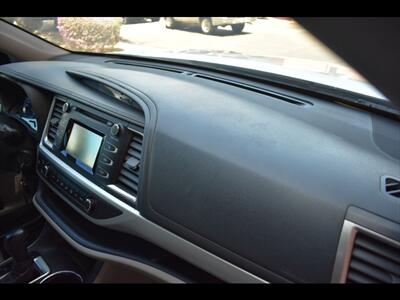2018 Toyota Highlander LE   - Photo 39 - Mesa, AZ 85201