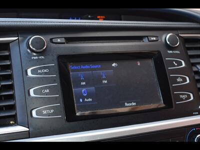 2018 Toyota Highlander LE   - Photo 10 - Mesa, AZ 85201