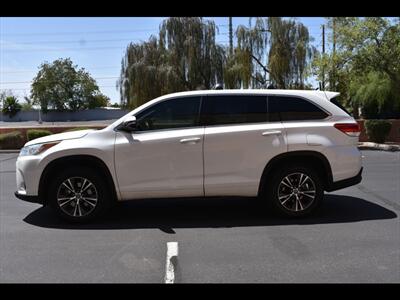 2018 Toyota Highlander LE   - Photo 4 - Mesa, AZ 85201