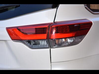 2018 Toyota Highlander LE   - Photo 53 - Mesa, AZ 85201