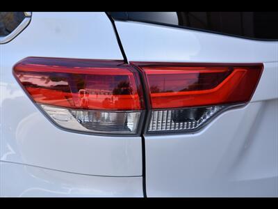 2018 Toyota Highlander LE   - Photo 50 - Mesa, AZ 85201