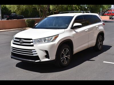 2018 Toyota Highlander LE   - Photo 3 - Mesa, AZ 85201
