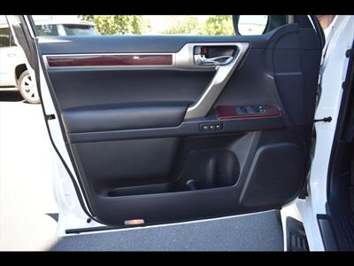 2019 Lexus GX 460   - Photo 18 - Mesa, AZ 85201