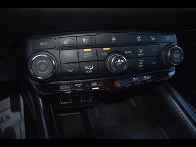 2022 Dodge Durango R/T   - Photo 12 - Mesa, AZ 85201