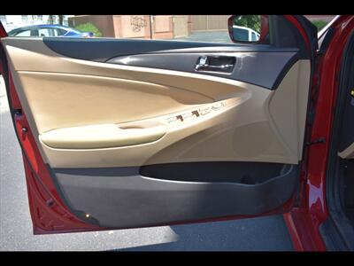 2015 Hyundai SONATA Hybrid - Photo 17 - Mesa, AZ 85201