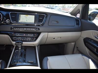 2016 Kia Sedona SX   - Photo 32 - Mesa, AZ 85201